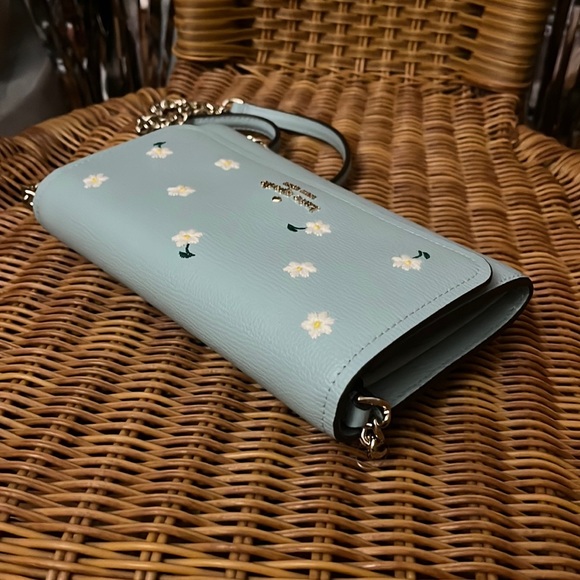 ♠️ kate spade Embroidered Lea Daisy Floral Chain Wallet Crossbody Bag, Aphrodite - Picture 9 of 15